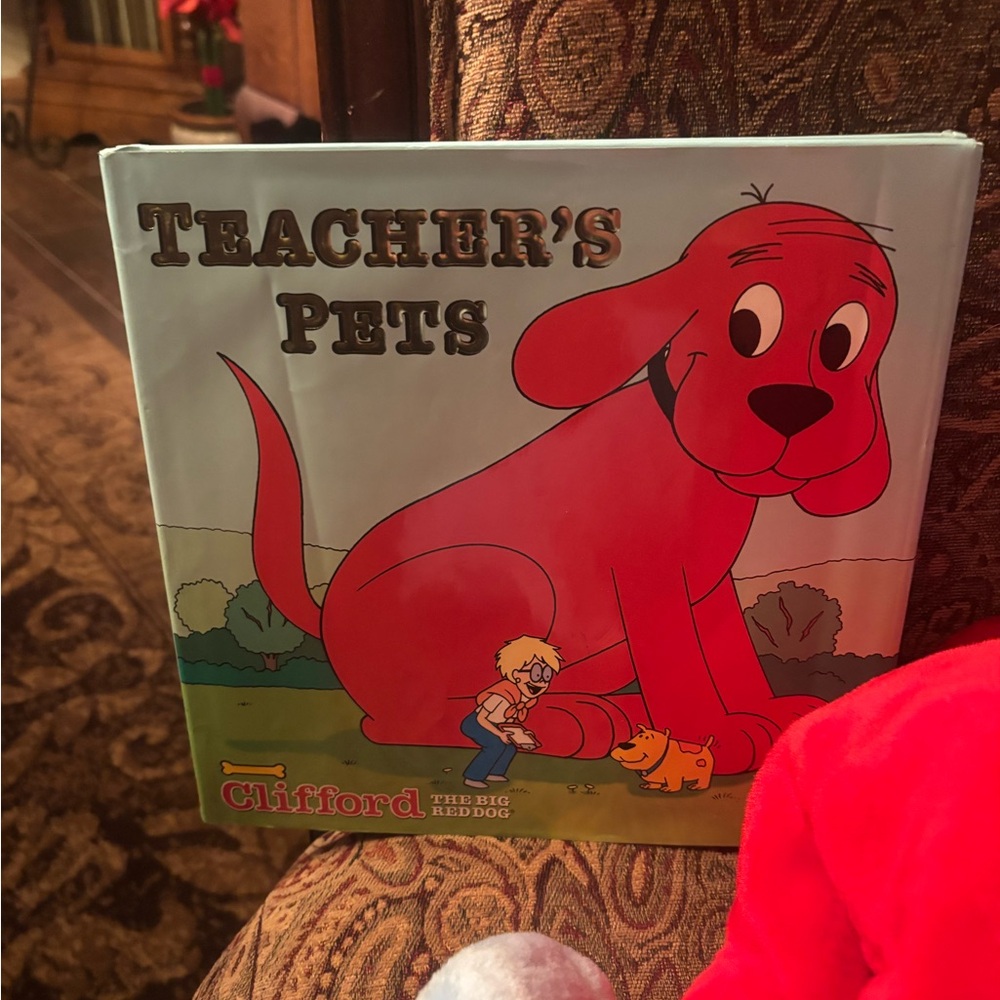Clifford the Big Red Dog and his three friends plus hardcovered book Kohl’sCares - Picture 6 of 6